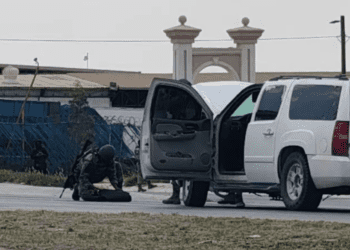 Sicarios abandonan camioneta blindada con una granada en Tamaulipas