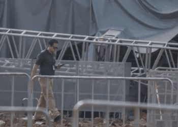 Suman 10 pérdidas humanas por desplome de escenario en NL