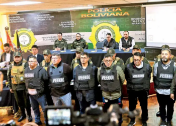 En Bolivia hubo un “show montado”, comparten expertos