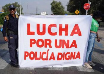 Policías de Michoacán convocan a paro por aumentos salariales