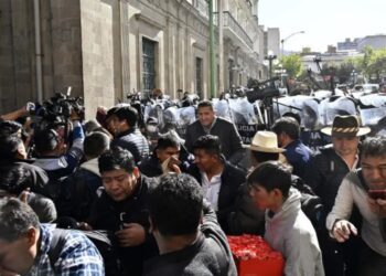 Mexicanos en Bolivia deben estar atentos a las autoridades