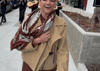 Natalia Jiménez protesta en restaurante que la discriminó