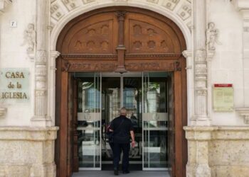 Excomulgan a monjas por criticar al Papa Francisco