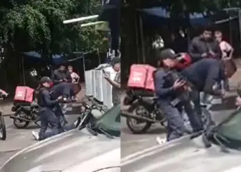 Repartidores detienen a ladrón que asaltó combi