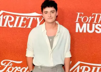 Corren a actor de ‘Stranger Things’ de bar por mala copa