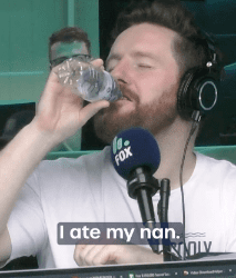 Mujer prepara comida con las cenizas de su abuela