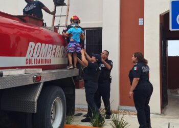 Menor de 4 años es rescatado por GEAVIG y bomberos de Solidaridad