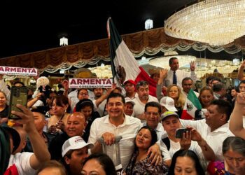 Armenta escucha a migrantes en la zona triestatal