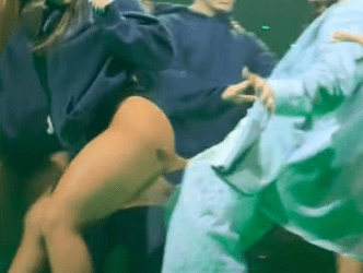 Bad Bunny sufre accidente con bailarina