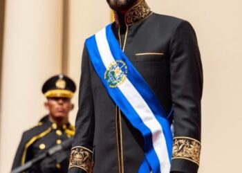 Bukele asume segundo periodo como presidente