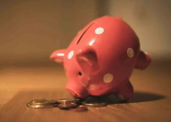 Hombre en Puebla compra auto con ahorros de su alcancía