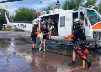 ‘Alberto’ causa estragos en carreteras de NL; rescatan a 120