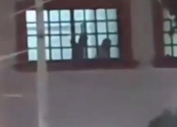 Pareja tiene sexo en oficinas de Ayuntamiento