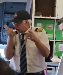 Piloto de VivaAerobus se burla del AIFA en vuelo