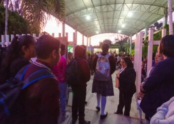 Cerca de un millón de alumnos vuelven a clases tras el fin del paro de maestros