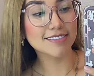 Mujer hace fiesta masiva; corre a invitados  y se queda regalos