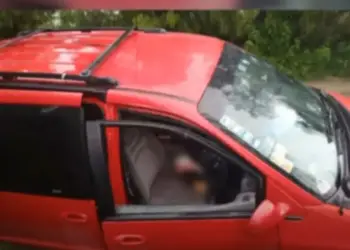 Balacean a familia mientras iban en su vehículo en Puebla