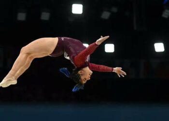 Alexa Moreno sufre caída durante rutina