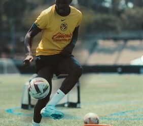 Futbolista de Francia usa playera del América