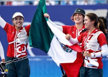 Sheinbaum felicita a arqueras mexicanas por medalla