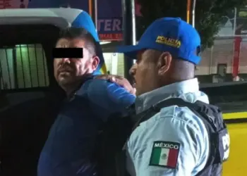 Hombre borracho tira tanque de gas y genera incendio