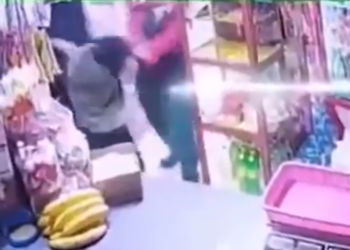 Abuelo agrede violentamente a su nieto autista en una tienda de Zacatecas