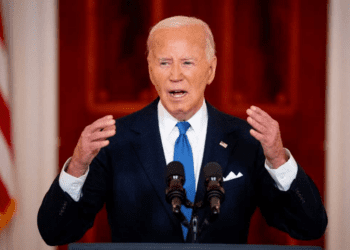 Casa Blanca niega que Biden planeé dejar su candidatura