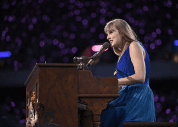 Piano de Taylor Swift se descompone durante un concierto