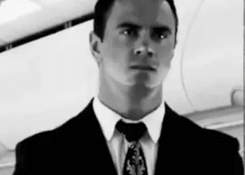 Aerolíneas organizan concurso para coronar al sobrecargo más guapo