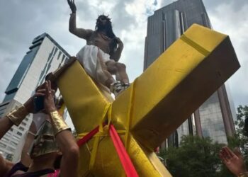 Denuncian en Conapred ‘Cristo gay’ en Marcha del Orgullo CDMX