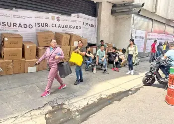 Mercancía de comerciantes de Plaza Izazaga 89; detenida