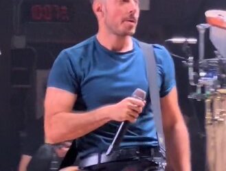 José Madero parodia regaño de Paulina Rubio a baterista