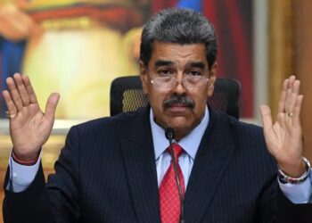 Maduro asegura que los opositores deben estar “tras las rejas” y promete entregar las actas de votación