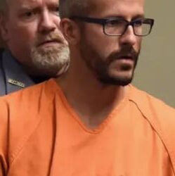 Hombre mata a su esposa e hijas