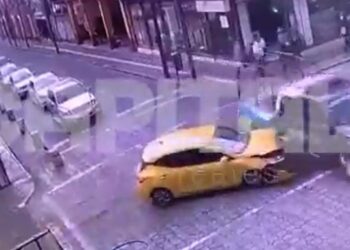 Patrulla provoca accidente vial en Puebla