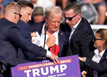 Reaccionan políticos y empresarios a ataque contra Trump