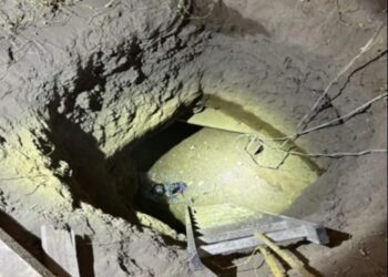 Encuentran un túnel usado para extraer hidrocarburos en Edomex