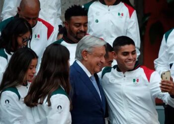 EE.UU. devuelve 32 mdd a México; se destinarán a atletas, dice AMLO