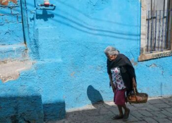 Arrestan a mujer que asaltó a una anciana en Iztapalapa