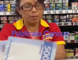 Cliente devuelve dinero a cajera de OXXO; ella se enoja