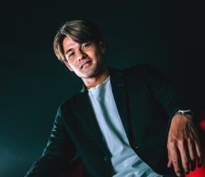 Futbolista japonés, detenido por agresión sexual