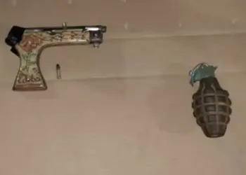 Detienen a hombre que amenazó a sus vecinos con una granada