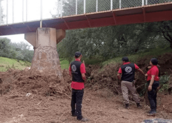 Fuertes lluvias dejan incomunicado un poblado en Durango
