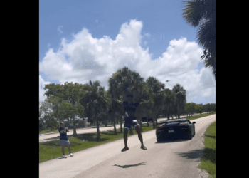 IShowSpeed arriesga la vida saltando sobre su Lamborghini en marcha