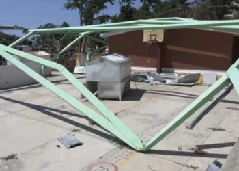 Fundaciones rehabilitan 16 escuelas dañadas por el huracán Otis en Guerrero