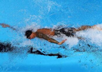 Presentan bañadores innovadores, diseñados con tecnología espacial