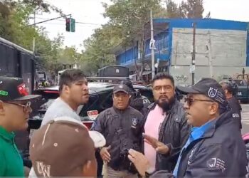 Se arma trifulca por presunto despojo en Azcapotzalco