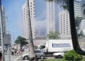 Se registra incendio en el cuarto de máquinas del Hotel Playa Suites de Acapulco