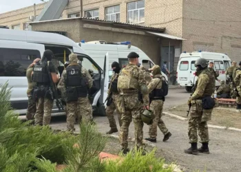 Motín en cárcel de Rusia, dejó al menos tres rehenes y cuatro prisioneros