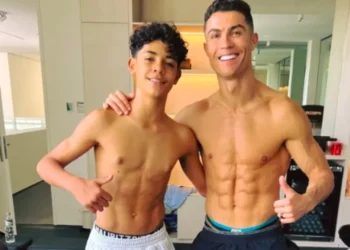 Cristiano Ronaldo prohíbe a su hijo tener teléfono y redes sociales